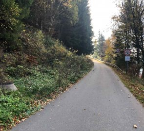 From the Šance dam we walk a short distance along the asphalt road