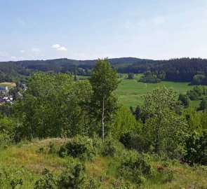 Pohled na Bečov z panoramatické stezky