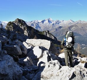 Pohled na masív Adamello - Presanella v pohoří Brenta