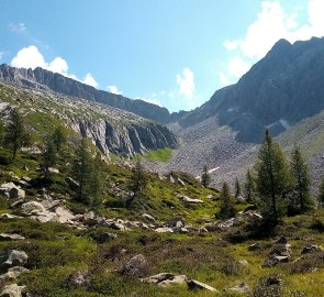 Valley under the saddle