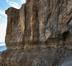 Very narrow and exposed ramp Passagio in Cengia