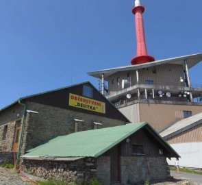 Budova televizního vysílače a občerstvení Destíka na vrcholu Lysé hory 1 323 m n. m.