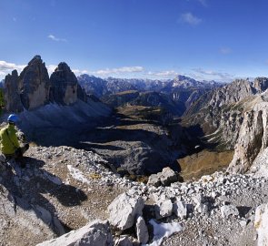 Vrcholové foto z Monte Paterna, v pozadí Tre Cime