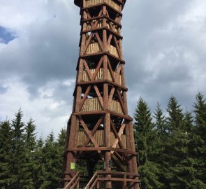 Dřevěná rozhledna Miloňová 846 m n. m. v CHKO Beskydy