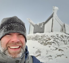 Chata na vrcholu hory Galdhøpiggen 2 469 m n. m.