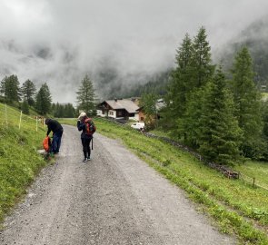 Cesta z Malbunu na první chatu