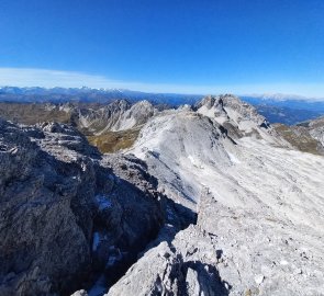 Cestou k vrcholu, v dálce Grossglockner a Hochgolling