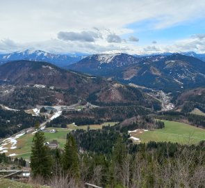 Cable cars above Annaberg