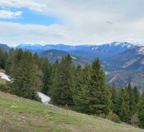 Výhled směr Schneeberg a Raxy