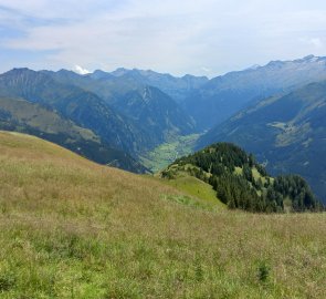 View up the valley to the Hüttschlag