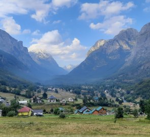 Vusanje village