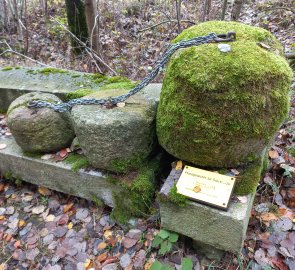 Outdoor exhibition on the road - granite weights for salt