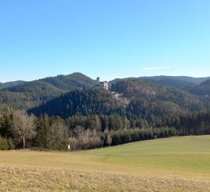 Výhled na hrad od kapličky