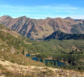 Hory nad Planneralm a jezero  Karlsee