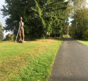 On the morning of the third day, the asphalt road from Čarták continued along the red road towards Soláň