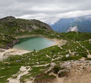 Lake with a place to sleep