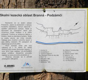 Kousek pod Brannou je i lezecká skalní oblast Podzámčí