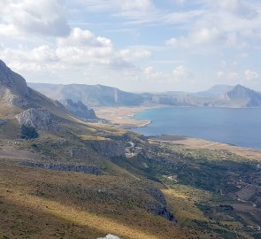 The crossroads on the ridge to Monte Monaco in Sicily