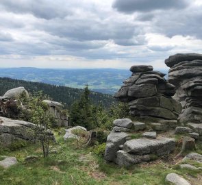 4. den - Strážné > Plešné jezero - Pohled z Třístoličníku směrem do Německa