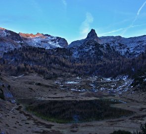 Ranní pohled na jezero Funtensee, nejchladnější místo v Německu