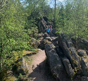 The path along the ridge is full of rocks