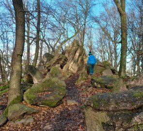 Trail to the top of Babí Quarry