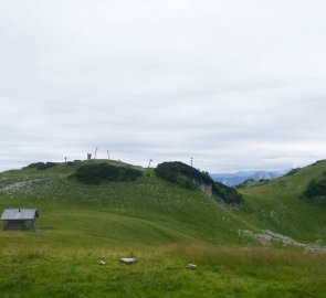 Alpské louky a salaše po cestě