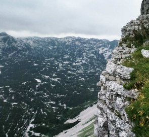 Pohled na sever během sestupu z vrcholu