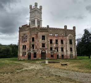 Zřícenina zámku v Českém Rudolci