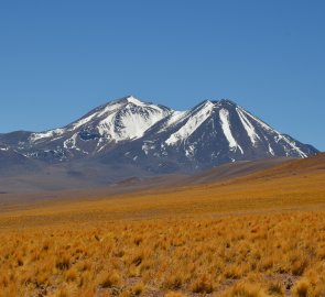 Část sopečného komplexu Miňiques - nejvyšší bod 5 910 m