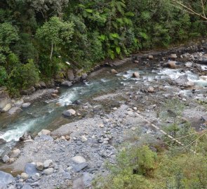 Rio Unduavi river with unfinished footbridge