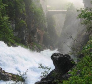 Cesta soutězskou divokého potoku Waldbach