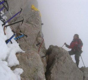 Zde jsme výstup ukončili, konec ledovce, zažátek jištěné cesty