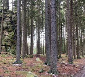 Rock formations on the way to Nine Rocks