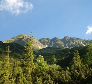 Pohled na část hřebene, po kterém dnes půjdeme Hrubá Kopa a Tri Kopy