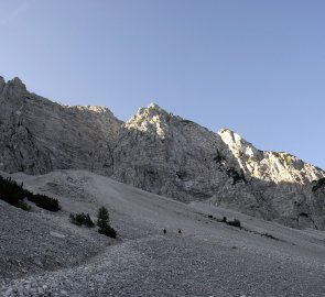 Cesta ke kletterstigu na skalní věž Lärchenturm