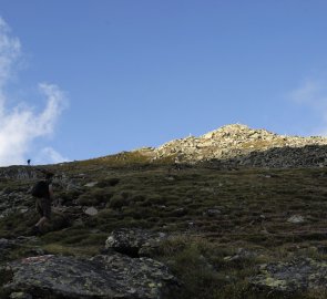 Poslední metry pod vrcholem Kreis Kogel - mraky se protrhaly v pravý čas