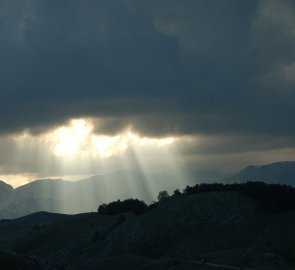 Evening mood at Trsa settlement on Pivska planina