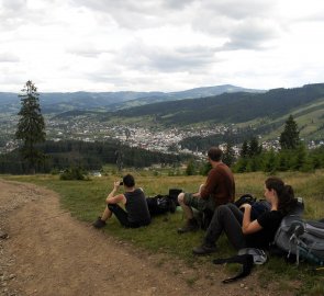 Odpočinek po výstupu z lázeňského města Vatra Dornei