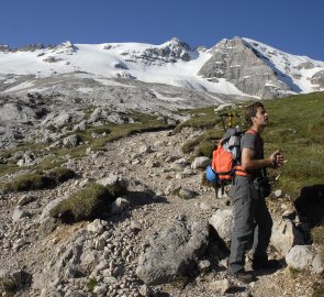 The initial part of the ascent led along paths and large stones