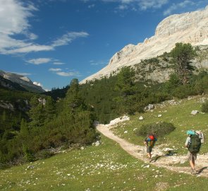 The path from the car park to the Fanestal valley