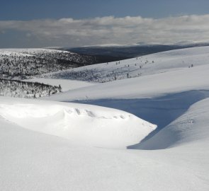 View of the valley, in the background the highest parts of Urho Kekkonen National Park