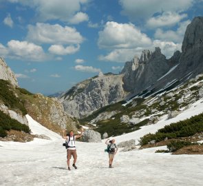 Journey in the hot Obere Dull witz as you descend into the valley