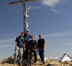 Vrchol hory Similaun 3 606 m n. m.  v Ötztálských Alpách