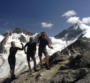 Na nejvyšším bodě hřebene, který je označován jako samostatná hora - Marzellkamm 3 147 m n. m.