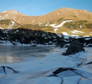 Jezero Krumpen See, v pozadí Vordernberger Zinken