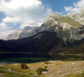 Jezero Trnovačko v pohoří Maglic, Bosna a Hercegovina