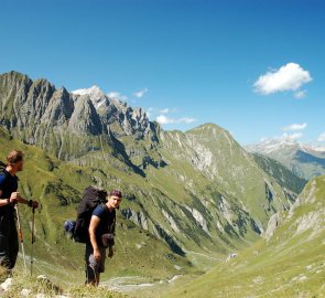 Sestup k chatě Frederick - Simms Hütte a do údolí Sulztal