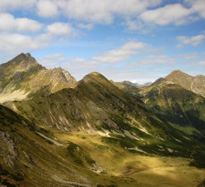 Pohled na Gams Kogel a Gross Griesstein z hřebenu hory Speikleitenberg