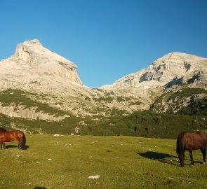 Taibun Spitze and Lavarela mountain ridge